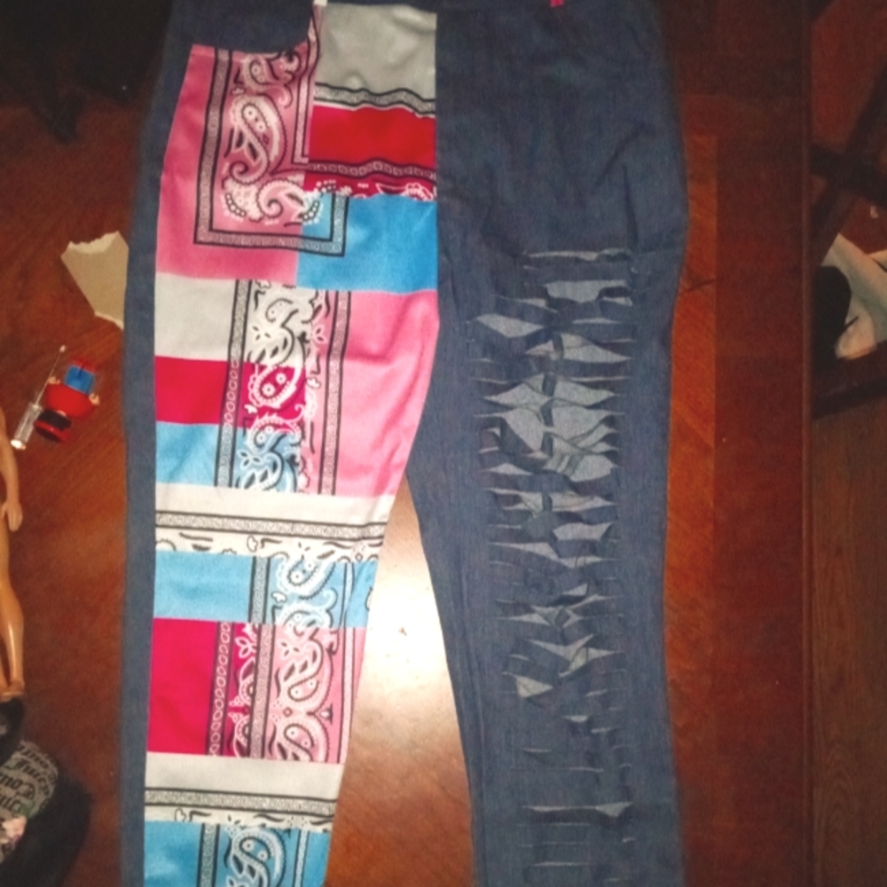 Size large 10/12 jeans brand new notags
